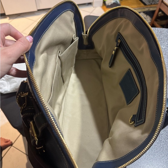 Coach tote bag. NO. 11085 Green with gold closures. Brand new, never used - Picture 7 of 8